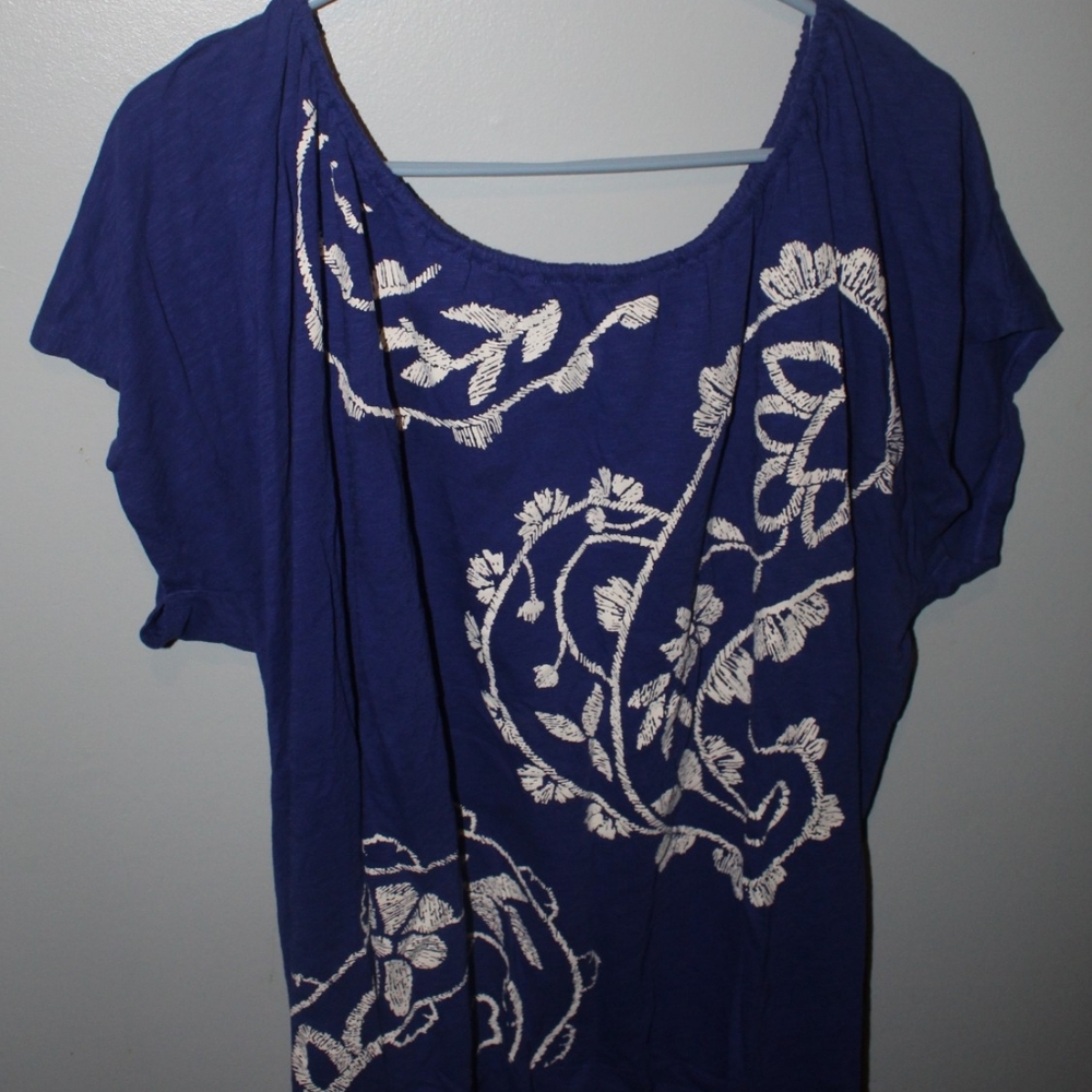 Plus women's top